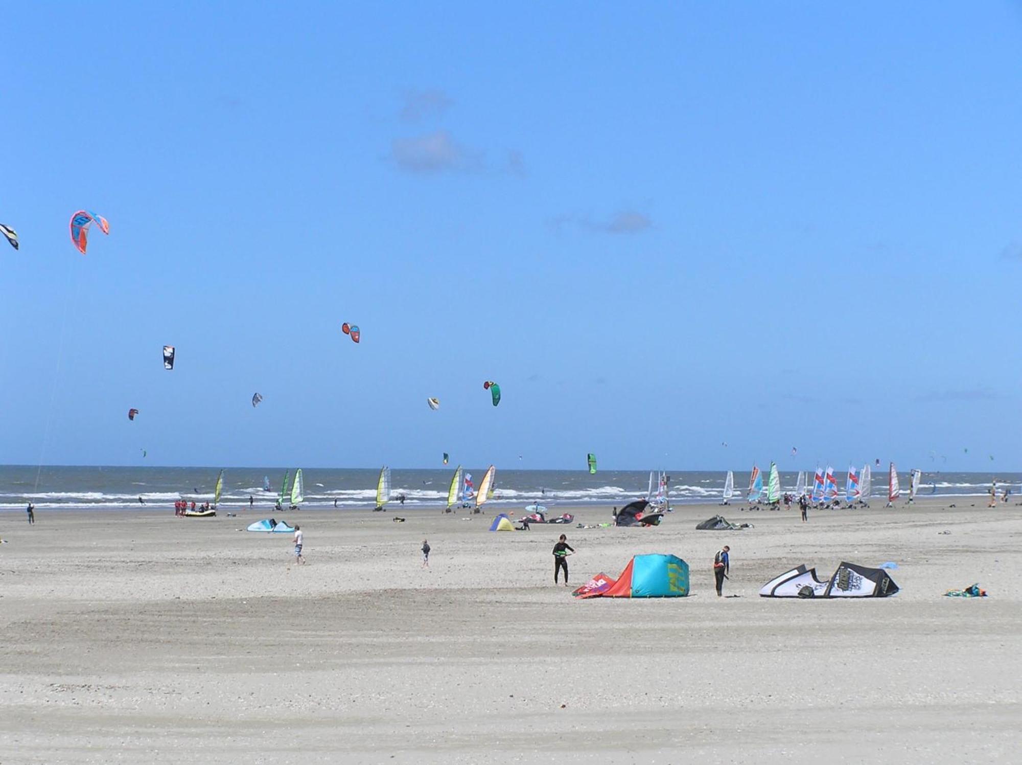 Chalet Playa Direct Aan Zee In Ijmuiden Exterior foto